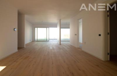 Terracier në shitje 224.5m² + 73.80m² tarracë në Marigona Hill