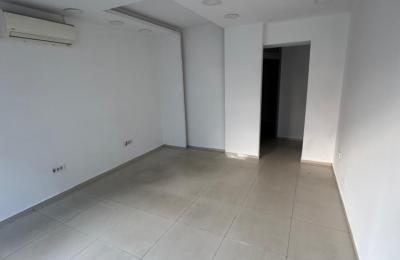 Lokal me Qera Deçan