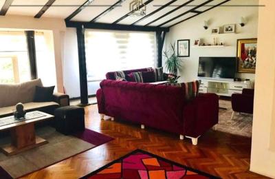 Shtëpi / Lokale – Zyre me qira – Qendër