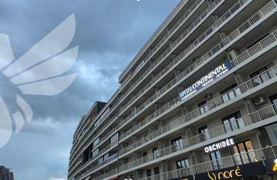 Jepet banesë me qira në Emshir – Rruga Kryesore (2+1)