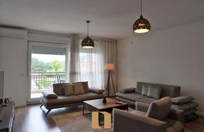 Banesë/Kat Shtëpije Me Qera Në Lagjën E Muhaxherëve