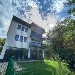 Shtëpi me 4 Dhoma gjumi në shitje në lagjen Sofalia