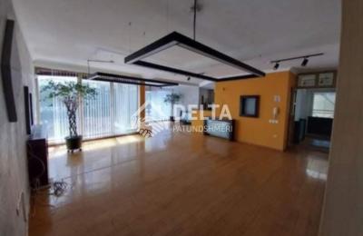 Shtëpi me qira në Qendër