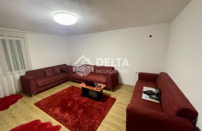 Kat shtëpie me qira në Qendër