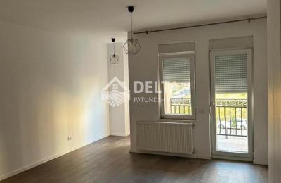 Banesë në shitje në rrugën C