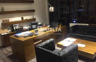 Zyrë në shitje në lagjen e Spitalit