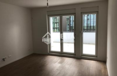 Zyrë me qira në rrugën C