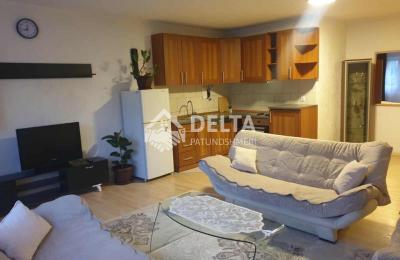 Ofrohet banesa me siperfaqe 70m² me qira ne Lagjen Arbëria