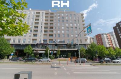 Lokal Komercial 108m² në #SHITJE në Rrugën B