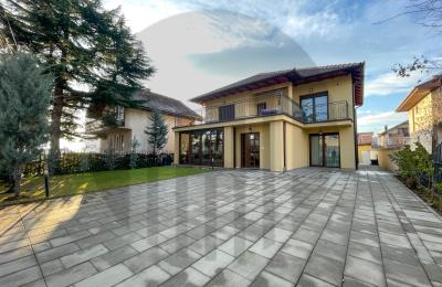 Shtëpi 227m2 në shitje në lagjen Hajvali