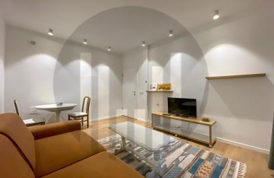 Shtëpi me 2 dhoma gjumi me qira në lagjen Qendër-Pejton