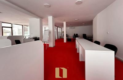 Lokal Me Qera 140M2 Tek 4 Llullat