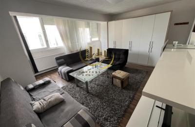 Banesë Zyre me qira në Qendër