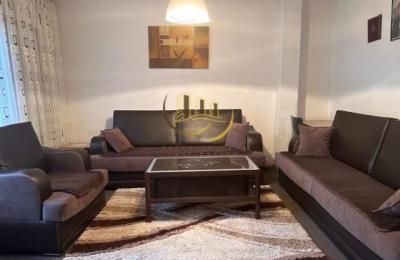 Kat i shtëpis me qira në Kalabri-Emshir