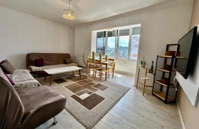 Banesë me qira në Bregun e Diellit