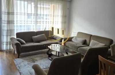 Banesë me qira te Rruga B