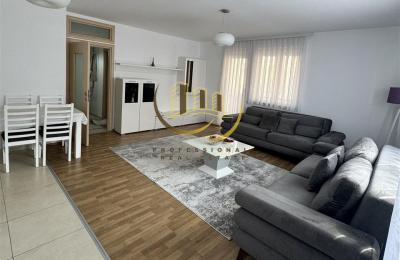 Banesë me qira në Bregun e Diellit