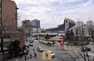 Zyre Në Qendër