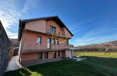 Shtëpi me qira në Sofali