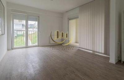 Banesë Zyre me qira te Rruga B