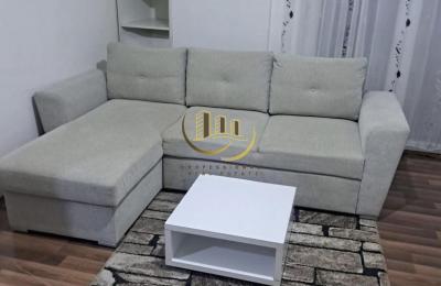 Banesa me qira në Bregun e Diellit