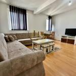 Penthouse me qira te Rruga B