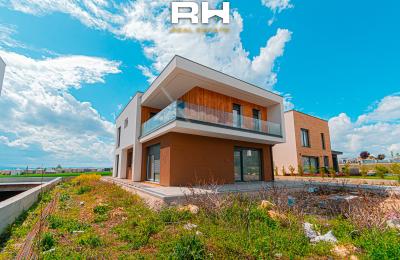 Shtëpi 260m² në SHITJE në Veternik