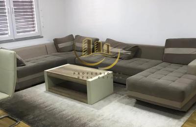 Banesë me qira te Rruga B