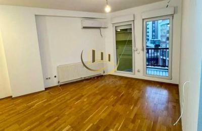 Banesë Zyre me qira te Rruga B