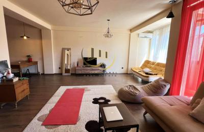 Banesë Zyre me qira në Bregun e Diellit