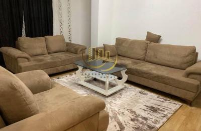 Banesa me qira në Bregun e Diellit