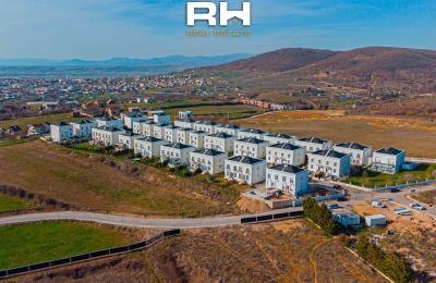 Shtëpi 265m² + 30m² në SHITJE në Chelsea Point, Bërnicë