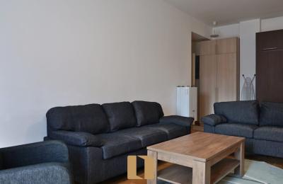 Banesë Me Qera Në Pejton