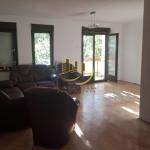 Banesa me qira në Bregun e Diellit