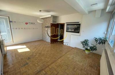 Banesë Zyre me qira në Qendër