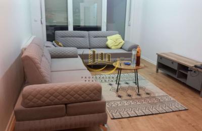 Banesa me qira në Rrugën C