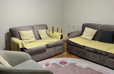 Kat i shtëpis me qira në Tophane