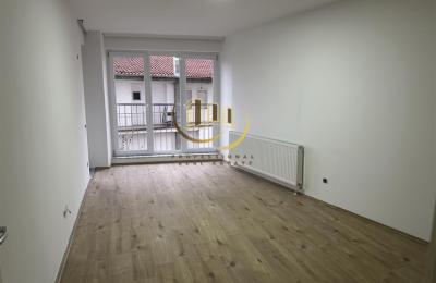 Banesë Zyre me qira në Tophane