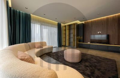 Penthouse 420 m2 me qira në lagjen e Muhaxherëve