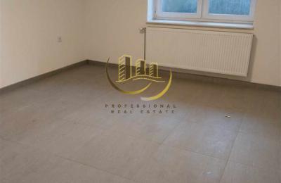 Banesë Zyre me qira në Qendër