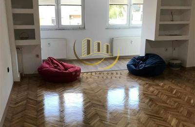 Banesë Zyre me qira në Qendër