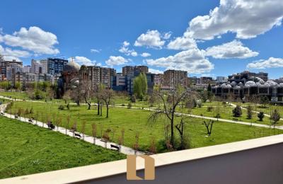 Banesë Në Shitje – Përballë Bibliotekës Në Afërsi Të Sheshit, Prishtinë