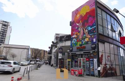 Lokal Me Qera Tek Katedralja Në Pejton