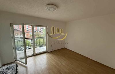 Banesë Zyre me qira te Muhaxherët