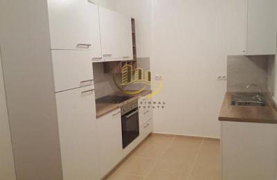 Banesë Zyre me qira te Rruga B