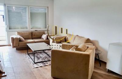 Penthouse me qira në Mati 1