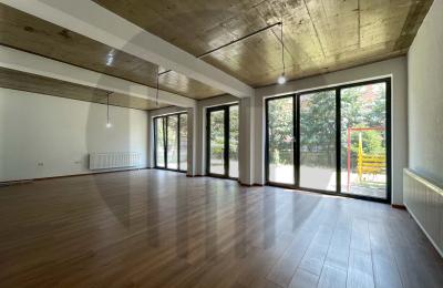 Lokal 140m2 me qira në Lagjen e Profesorave