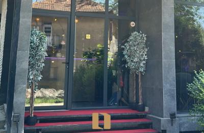 Shitet Lokali Dhe Biznesi – 84 M² Në Qendër Të Prishtinës