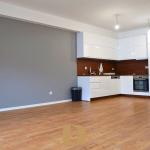 Zyre Me Qira – Prime Group, Lakrishte