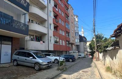 SHTËPI NË SHITJE 4 LLULLAT